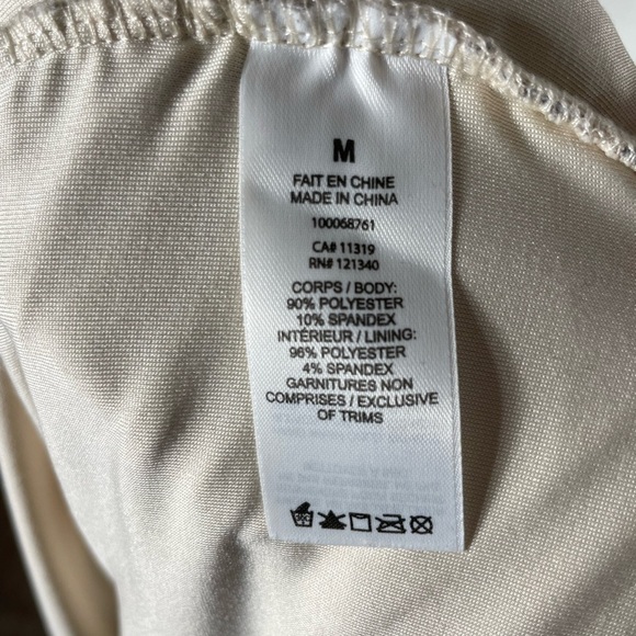 Dynamite Retro Print Ruched Dress - Picture 11 of 15